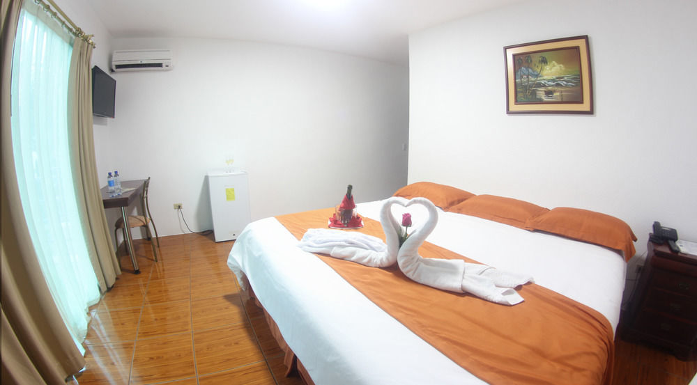 Hotel Mar Azul Manta Exteriör bild